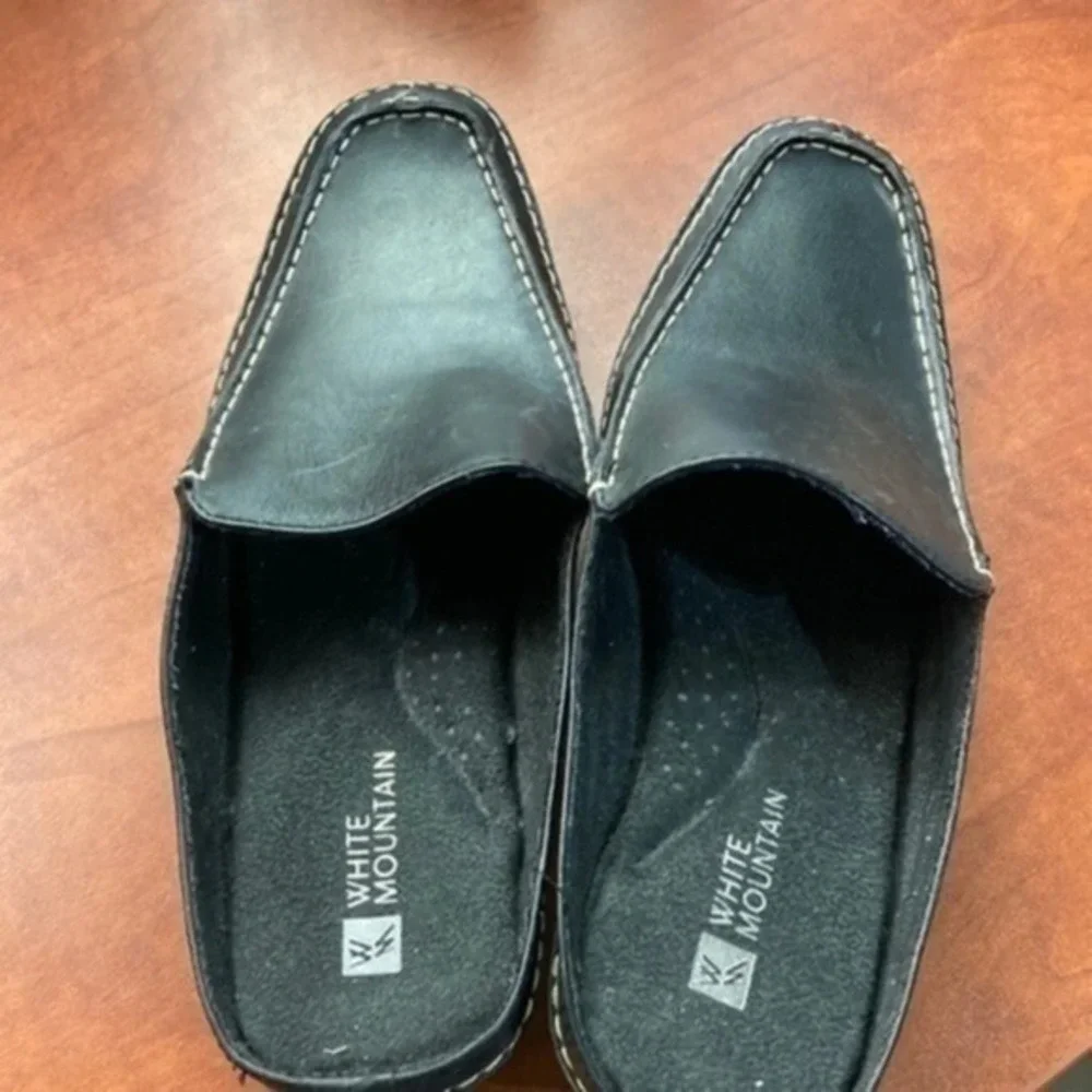 White Mountains Ladies Shoe Size 6